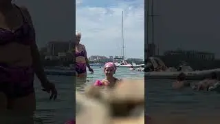 Виолетта тв учится плавать в Геленджике
