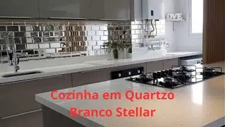 Cozinha em Quartzo Branco Stellar com o Tampo do Tanque Móvel