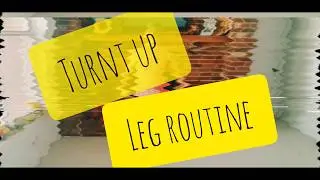 Turnt Up by Fabian Mazur - Legs galore 🙈