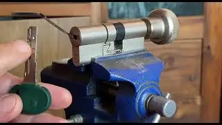 REVIEW PLUS OPENING THE MOTORCYCLE WITH A MAGNET ON THE KEY /#bear +380933763773