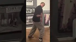 Вы уже видели, как танцует дочь Анджелины Джоли?  #юмор #dance  #angelina  #дочь  #анджелинаджоли