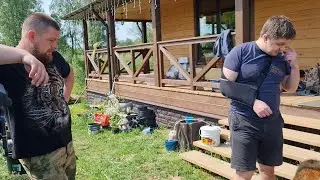 Визит Егора, шалости кота и штопка забора