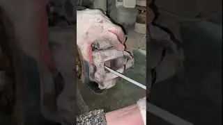 Repair of calipers on Toyota Land Cruiser Prado.