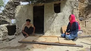 🔥 “Real Cave Family Life in Iran ⛰️ | Building a Handmade Wooden Door for Our Mountain Home 🛖”
