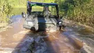 Вытаскиваем гусеничный вездеход Tinger из озера
