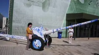 Пушка, расписанная под Гжель