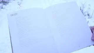 ambient media - Niewidzialni  książka widoczna tylko na mrozie