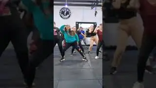 alguien dijo viernes???   @elturkoalcorte #zumbachoreos #choreos #baile #zumbacoreo #2024 #dance