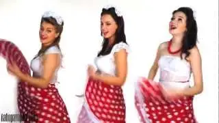 Поющие официантки: 