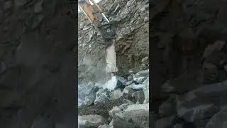 JCB 330 работа с гидромолотом Furukawa.