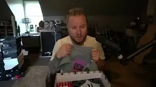 Shinedown - Zach Myers of Shinedown (Merch Unboxing)