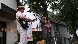 Walk Two Folk - Angel from Montgomery @ Buskers