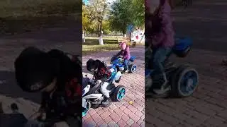 Алдияр катается на мотоцикле