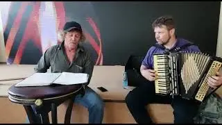 С акустического концерта