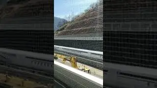 Поезд на скорости в 500 км/ч замедленная съёмка. Испытания в Японии
