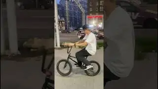 Чикенбар сидя на бмх