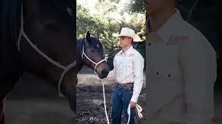 Senior pictures country style. Photos for Graduation invitation. Horses photography