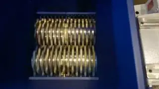 Работа дробилки ДРК-1У
