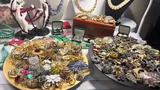 #vintagejewerly on #whatnot Nov 3 @ 1:30 pm ET Join us. https://www.whatnot.com/s/mtFoCHag