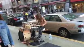 Beastly Caveman Street Drummer! (Sokak davulcusu!)