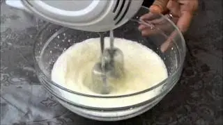 HOW TO MAKE HOMEMADE WHIPPED CREAM...[whipping cream]