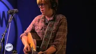 Brett Dennen performing 