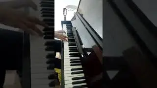 Элдик талант. "Жолуккан кандай жакшы" пианинодо.
