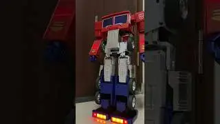Bentley vs Optimus Prime 