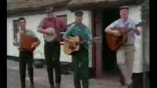 Hilarious Irish Band Singing and Dancing