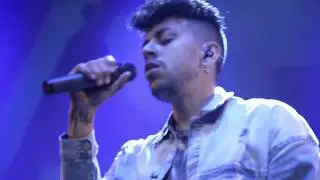 Dasoul Interpretando 'Vuela Corazón' - En directo con su banda