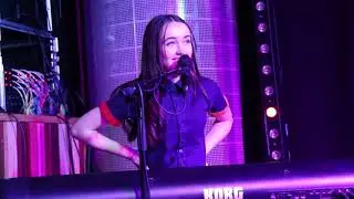 Mia Bran ~ Half The World Away (Oasis Cover) ~ Vin's Veg Out ~ H Club ~ Ldn ~ Sun Nov 24th 2019.
