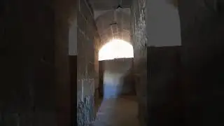 Крепления в камне оплавлены