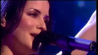 The Corrs Live in London - Dreams - Andrea Corr - Camera Angle