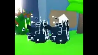 i meet 2 huge haked cat in trade plaza !!!