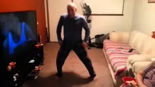 Дед ОФИГЕННО танцует!