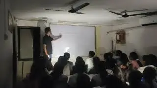 Light nhi hai toh kya hua 😅 अँधेरे मैं भी अपने ज्ञान के प्रकाश से पढ़|ते हुए हमारे पाण्डेय सर