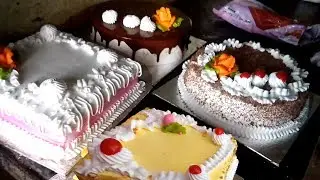 Cake Artist Decorating FIVE Beautiful Cakes at a Time  | Amazing Cake Decorating Skills