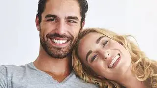 5 Gestures That Make You More Attractive