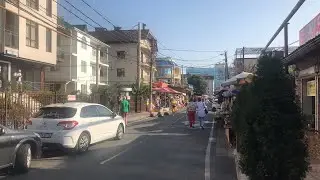 Адлер . Курортный городок. Улицы Чкалова и Просвещения. Пляж «Чкаловский» Обзор