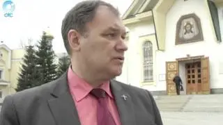 Спор за парковочное место привёл к неравной схватке между бизнесменом и человеком в поповской рясе