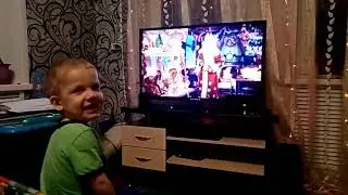 реакция ребенка на именные видео поздравления от Деда Мороза