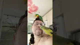 Сам бананы ешь и с ближними делись))