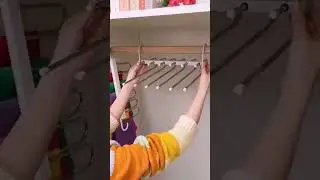 Clothe rack capable of being hook