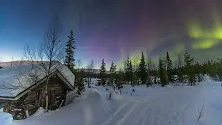 Nordlichter und Mond-Aufgang über Finnisch-Lappland (Februar 2023)