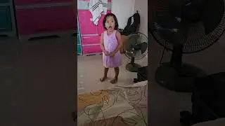 My 3 year old daughter singing let it go #frozen #letitgo #mydaughter