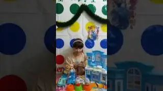 открываем з киндера холодное сердце и эльзу с голубой кухней