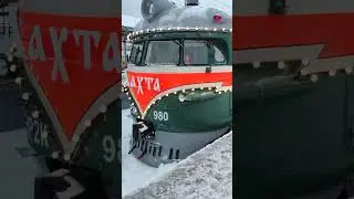 ВОЗВРАЩЕНИЕ РЕТРОПОЕЗДА "ЛАХТА" #поезд #ржд #железнаядорога #railway #shorts #ретропоезд