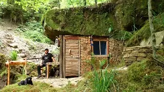 Bushcraft Shelter. 30 Days in the Forest. Start to finish