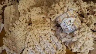 7 patterns of yarn Alize puffy.