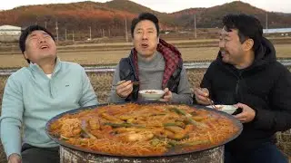 콩나물 가득 '솥뚜껑 콩나물 양념 오뎅' 매우면서도 단맛이 일품입니다~~ Seasoned fish cake with bean sprouts